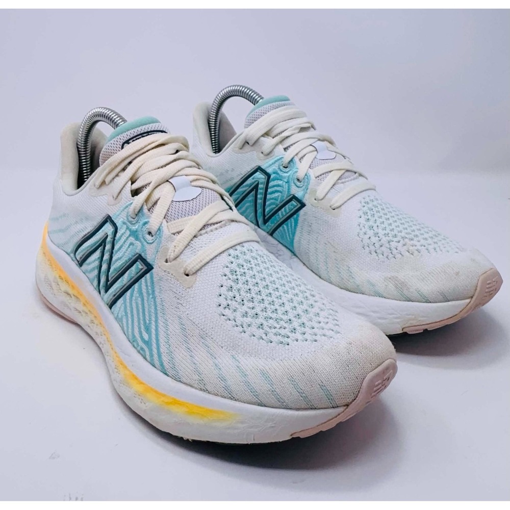 New Balance Fresh Foam X Vongo v5 Womens 8 B White Aqua Running Shoes WWNGOWM5